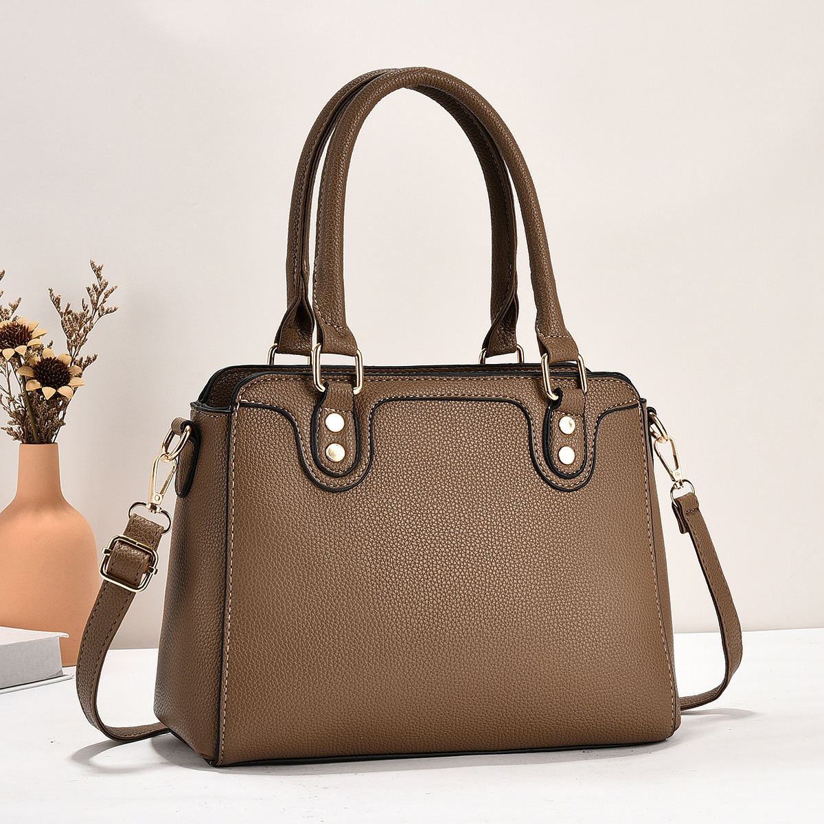 Solid color crossbody bag for women, fashionable hand-held foreign trade bag, women's handbag, Korean-style texture manufacturer, 2024 new model, single shoulder Specification drawing