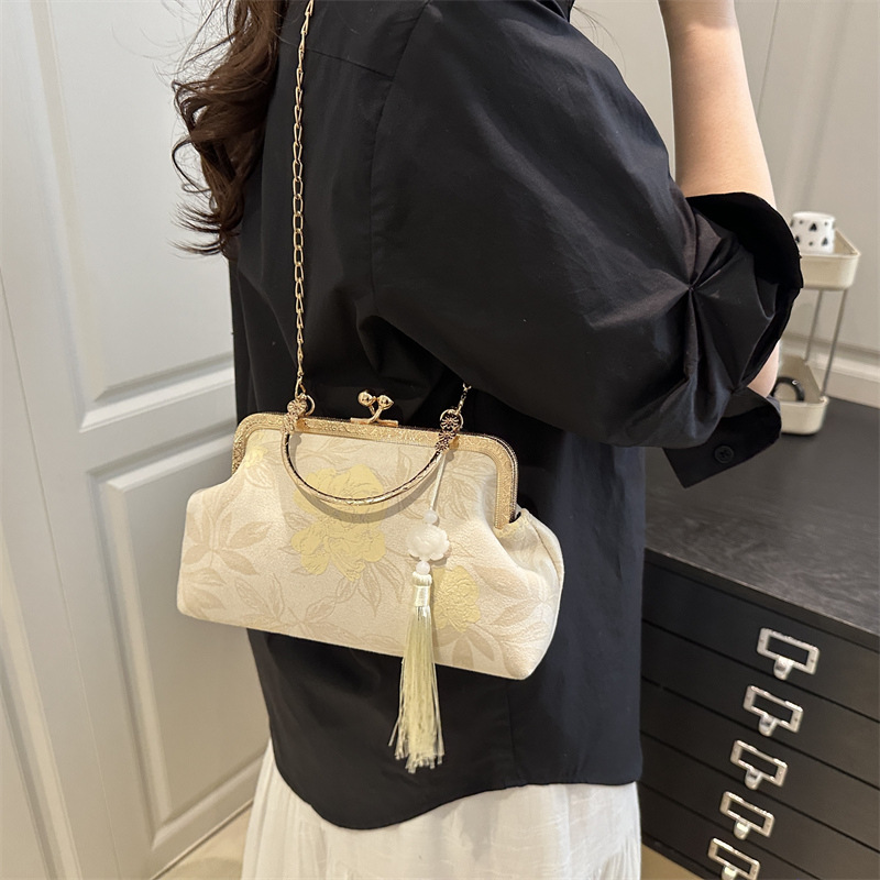 Butterfly Love Flower Small Square Bag 2025 New Style chain handbag crossbody bag Ethnic style socialite banquet bag Specification drawing