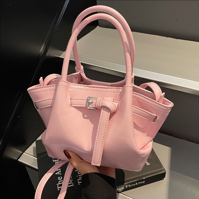 A niche, versatile and stylish hand-held bucket bag for women, a Korean style single-shoulder bucket bag, a new 2025 casual crossbody bag full figure