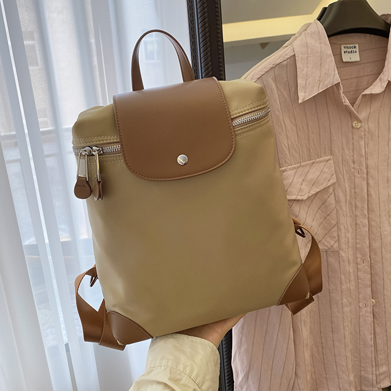 This is a stylish and simple single-shoulder bag with a wide shoulder strap from Japan and South Korea. It's a new 2024 trendy INS backpack for casual wear and youth Specification drawing