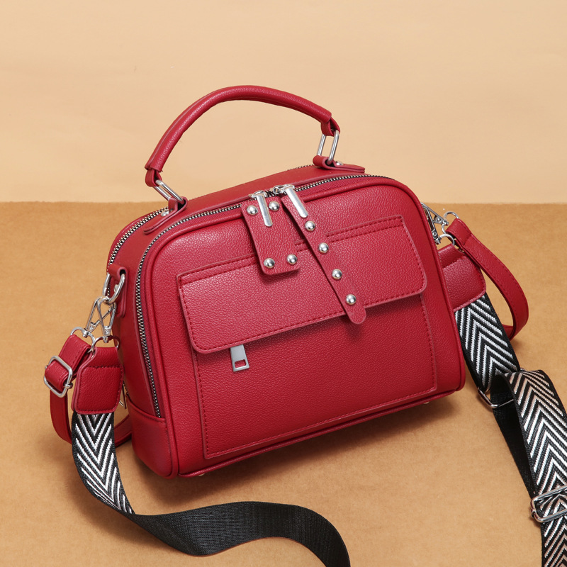 The 2024 new Korean-style solid color multi-pocket double-shoulder strap small square bag is a practical and elegant lady's commuting handbag details Picture