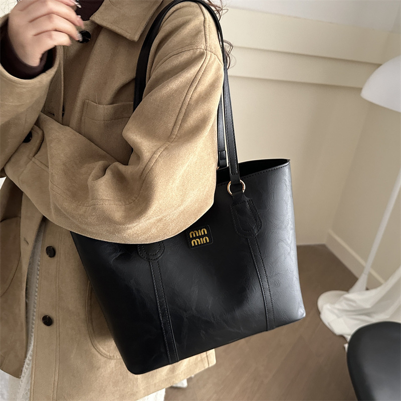 High-end practical tote bag, large-capacity single-shoulder commuter women's bag, new winter 2024 Korean version, versatile large bag Specification drawing