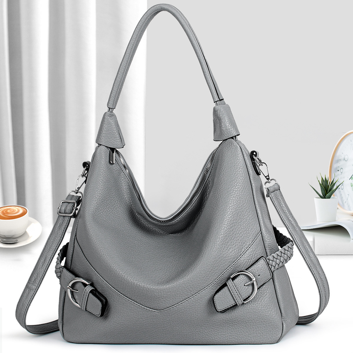 Middle-aged soft leather mom bag, large-capacity handbag, trendy and fashionable women's bag, elegant and versatile, high-end single-shoulder crossbody bag Application Scenario