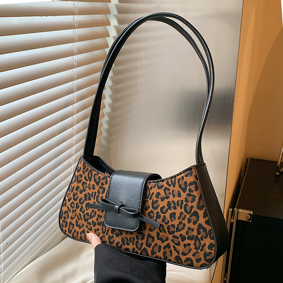 Leopard print fashionable underarm bag for women, 2024 new style, light luxury and niche design, high-end and versatile single-shoulder crossbody bag full figure