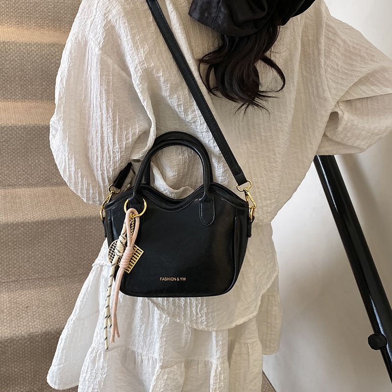2025 New style fashionable and versatile casual crossbody bag, high-end and exquisite hand-held bucket bag, shiny and stylish single-shoulder bag Specification drawing