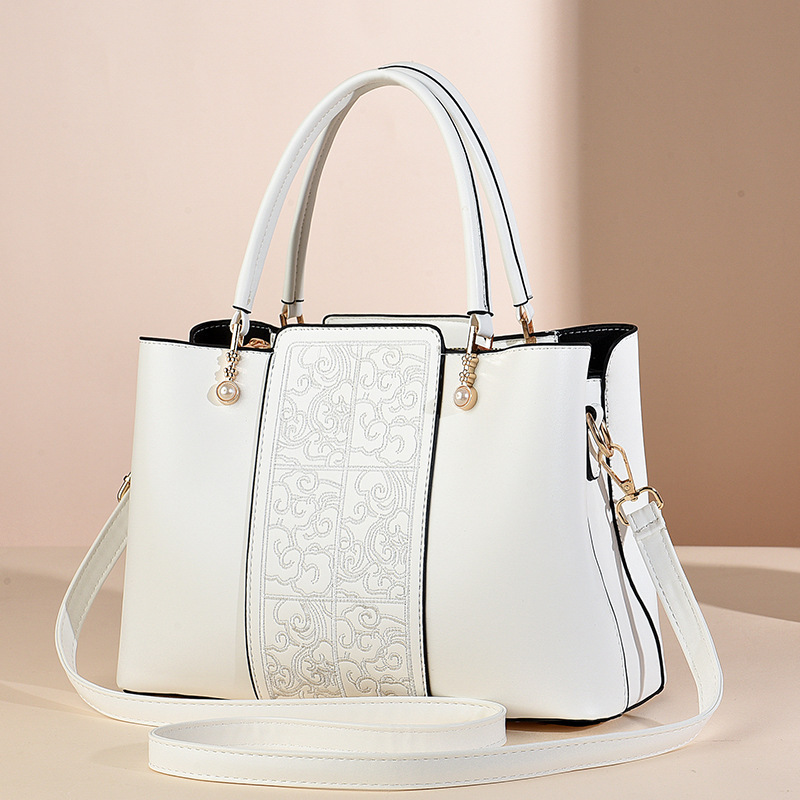 New crossbody bag for women, large-capacity handbag, a niche gift for middle-aged people, mom's bag, and commuter women's bag full figure