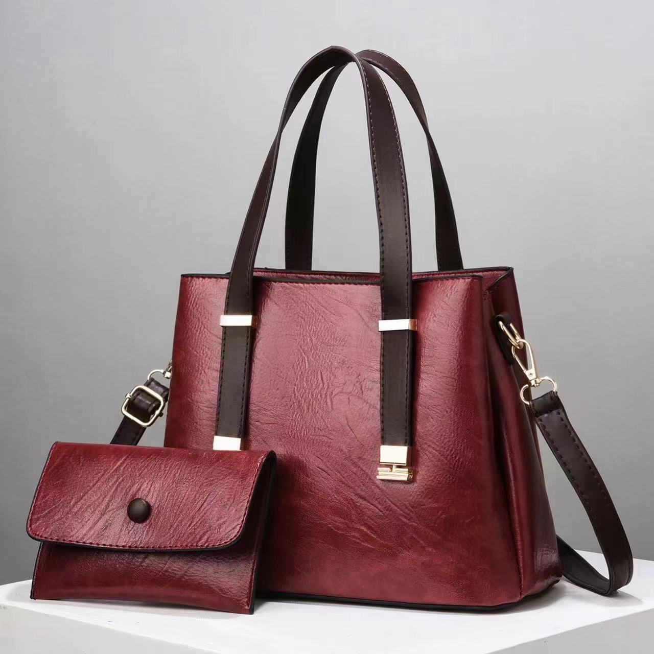 A new cross-border fashionable and retro mom handbag set of two pieces, a spacious and large-capacity single-shoulder crossbody bag for women details Picture