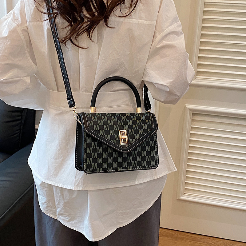 Cross-border high-end small square bag 2025 Spring New Style Fashionable and versatile women's single-shoulder bag, crossbody bag, hand-held small bag Specification drawing