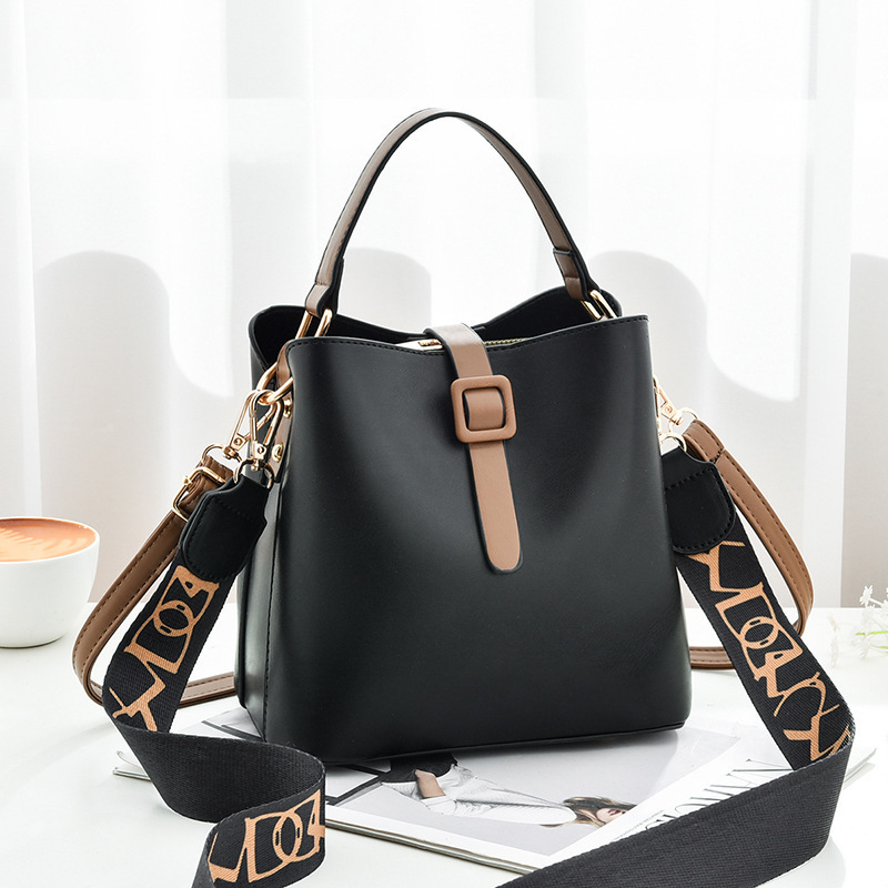 2024 Fashion single-shoulder women's bags, streetwear women's bags, crossbody bags, casual and fashionable women's bags, bucket bags - one-piece consignment details Picture