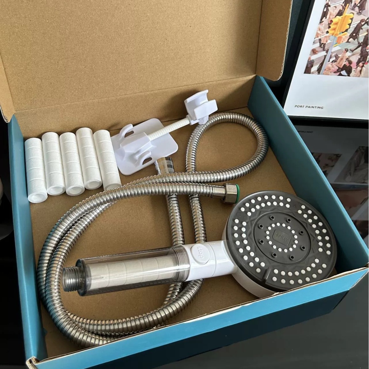Six-speed pressurized showerhead gift box, multi-functional filter shower hose base, filter core, spray gun, pressurized showerhead set details Picture