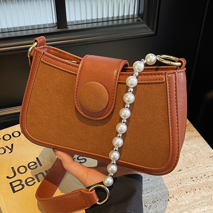 Stylish single-shoulder bag 2024 new style, European and American fashion high-end chain mini square bag, crossbody underarm handbag full figure