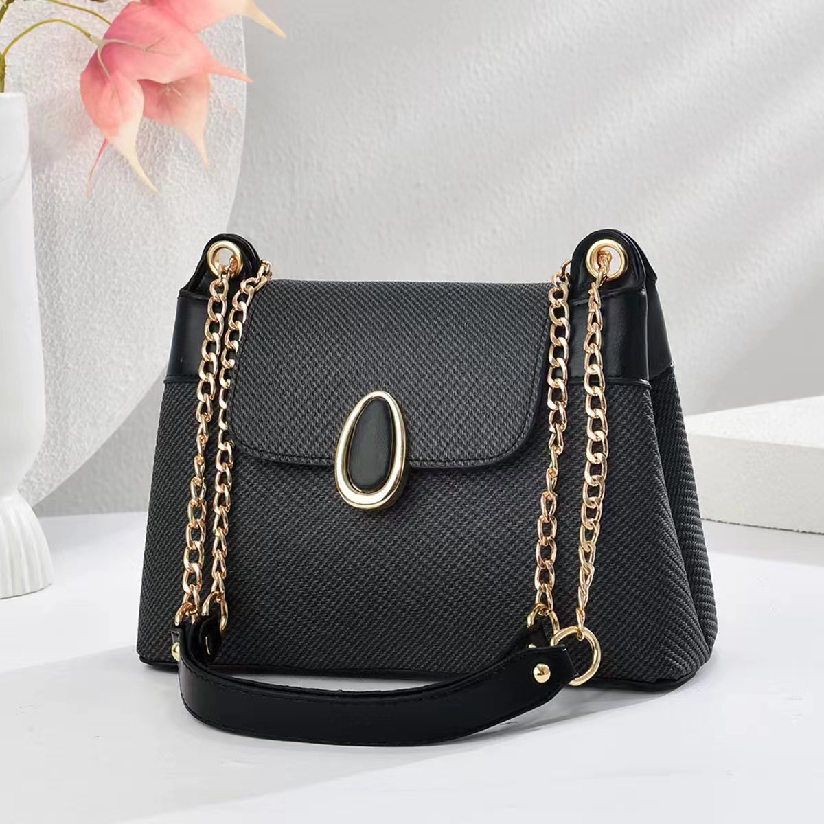 New fashionable and elegant bag, large capacity bucket bag, retro shoulder bag, crossbody bag, women's bag consignment bags full figure