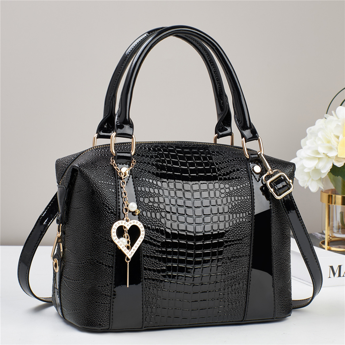 The new best-selling hand-held large bag for foreign trade, a must-have women's fashion for 2024, is a single-shoulder crossbody bag that is versatile for women in winter full figure
