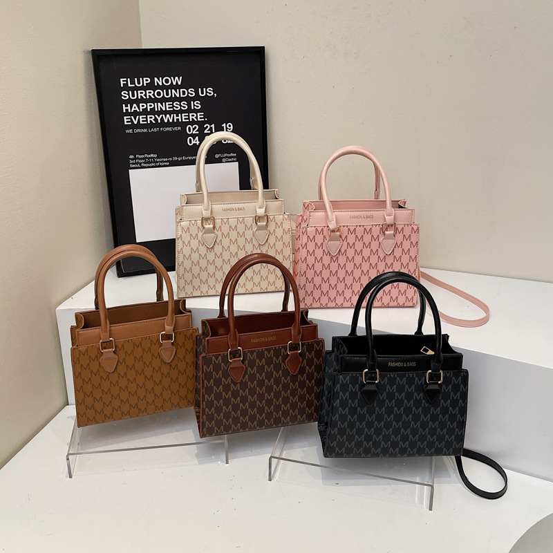 Cross-border bag Women 2025 New Fashion Women's bag, color-blocking checkered single-shoulder crossbody bag, versatile and trendy tote bag Application Scenario