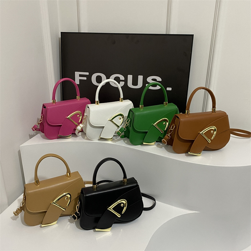 Trendy and niche design, versatile small square bag for women 2024, stylish solid color texture, crossbody handbag Application Scenario