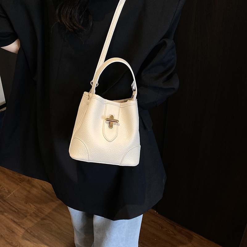 High-end and trendy handbag for women, 2025 new style, fashionable and versatile crossbody bag, exquisite and super popular single-shoulder bucket bag Specification drawing