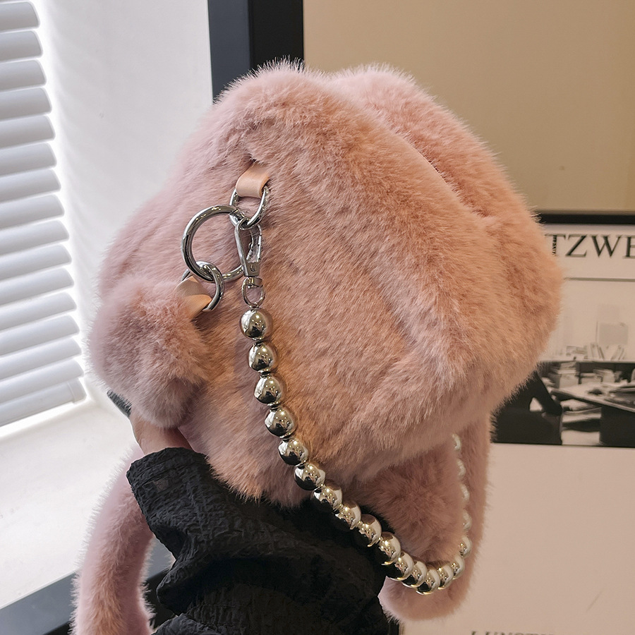 This 2024 new style of plush bag for women is fashionable, high-end and stylish. It features a unique Korean design and a simple crossbody bag full figure