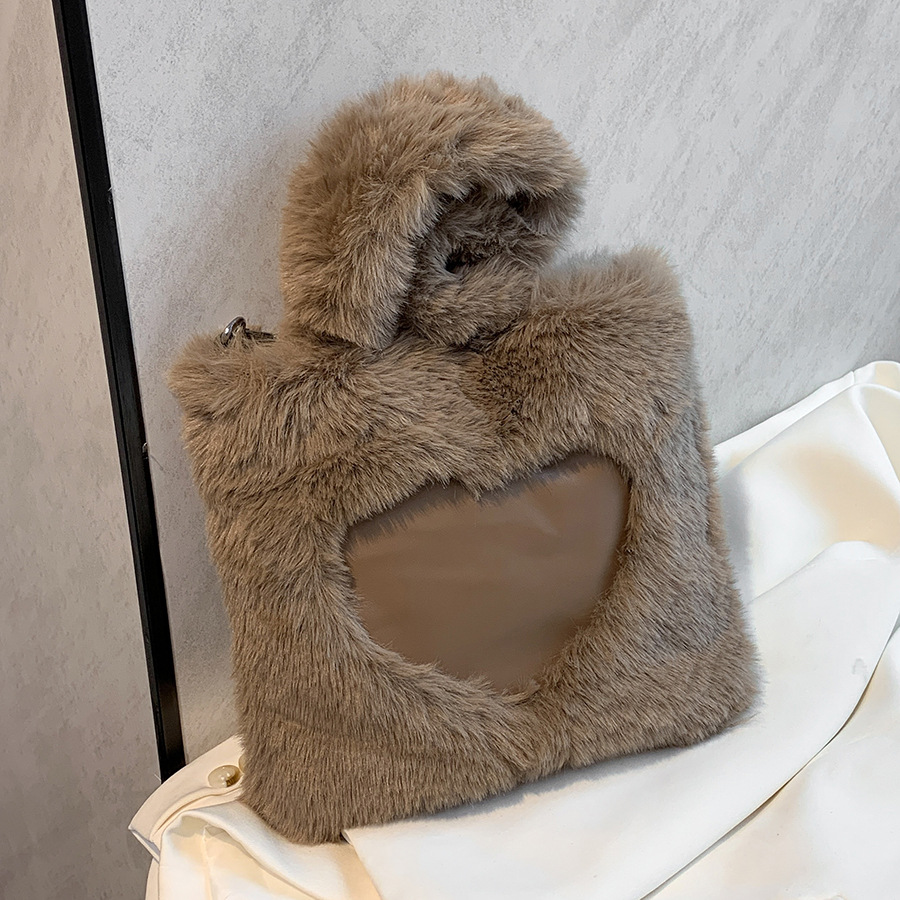 Fashionable heart bag, plush handbag, women's 2024 new style casual furry bag, large-capacity single-shoulder crossbody bag, trendy full figure