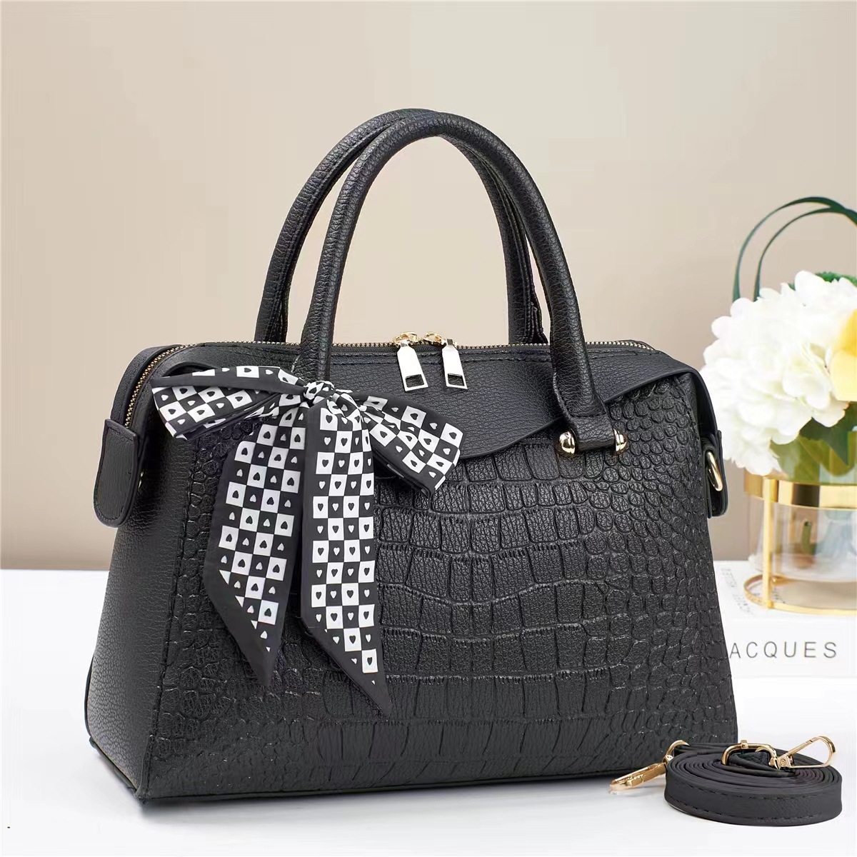 A popular single-shoulder crossbody bag from a fashion manufacturer for foreign trade, a new spring large bag bestseller, and a versatile handbag for women in 2024 full figure