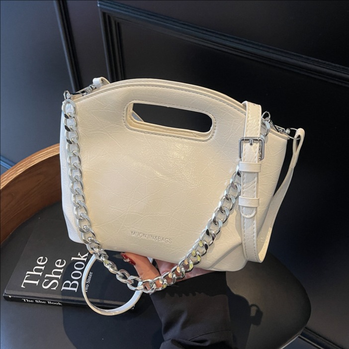 Cross-border high-end chain handbag for women 2025 new style, fashionable solid color single-shoulder bag, trendy and simple crossbody bag for women full figure