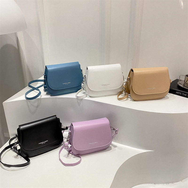 Cute and simple bag for women, 2025 new trendy Korean style small square bag, texture casual crossbody small bag, beautiful single-shoulder bag Application Scenario