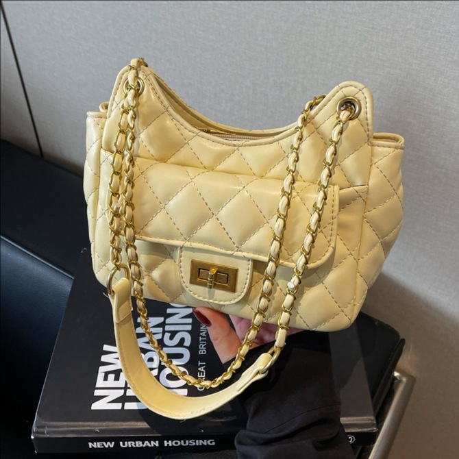 The classic bestseller diamond-shaped chain bag for women in 2025, a trendy and fashionable single-shoulder underarm bag, and a casual soft leather crossbody bag full figure