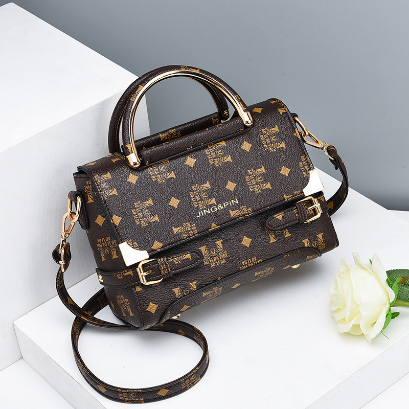 New Instagram super popular, simple and versatile women's bags, single-shoulder crossbody fashionable small bags, ladies' hand-held small square bags wholesale Application Scenario