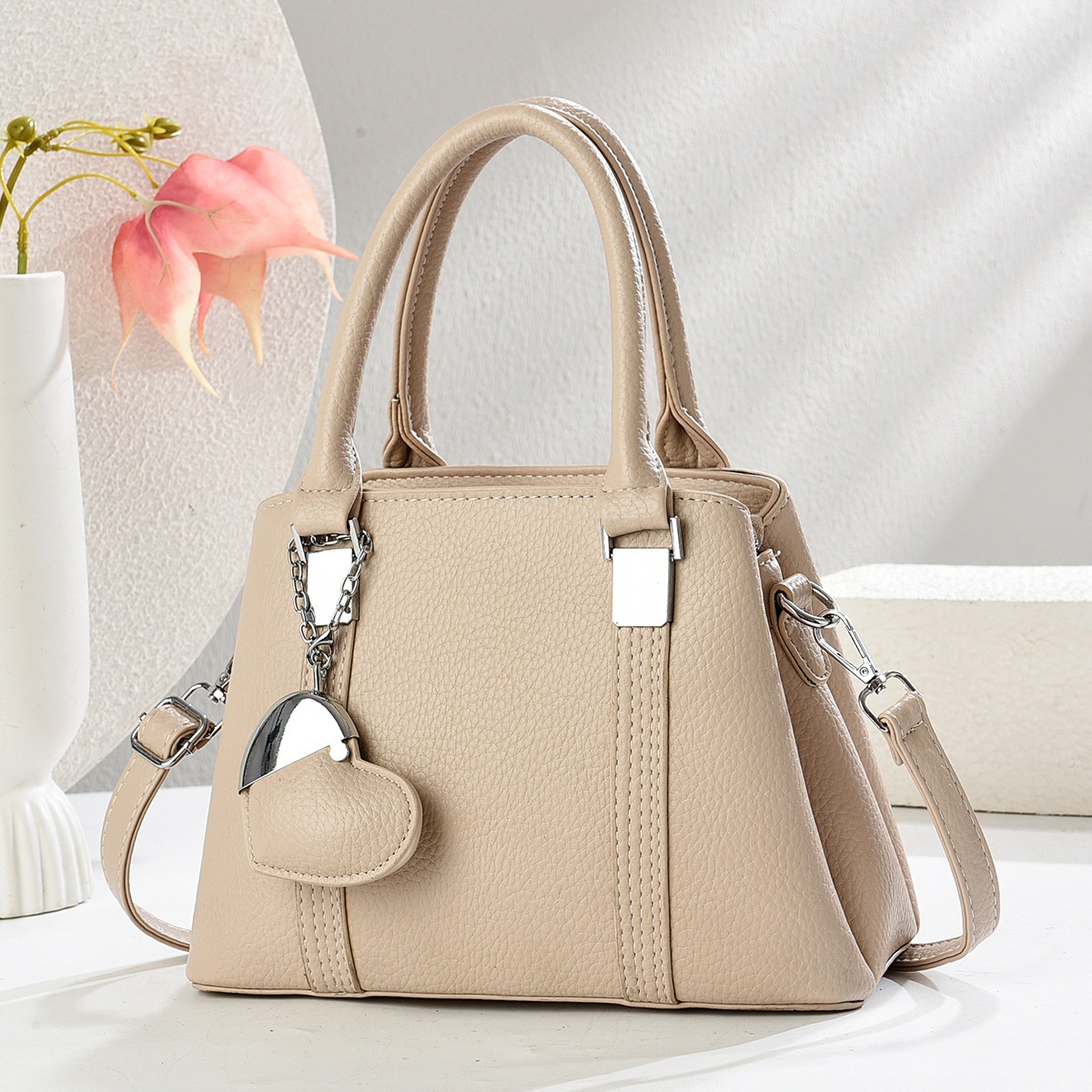A new style of fashionable and stylish chain shell bag handbag, a new women's single-shoulder crossbody bag Specification drawing