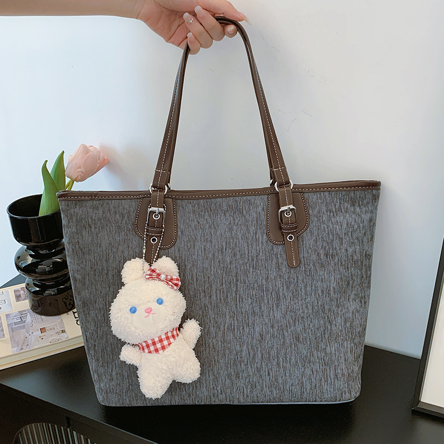 This 2024 retro and fashionable tote bag with multiple compartments and a large shoulder for women, is a versatile commuting and large-capacity bag for work full figure