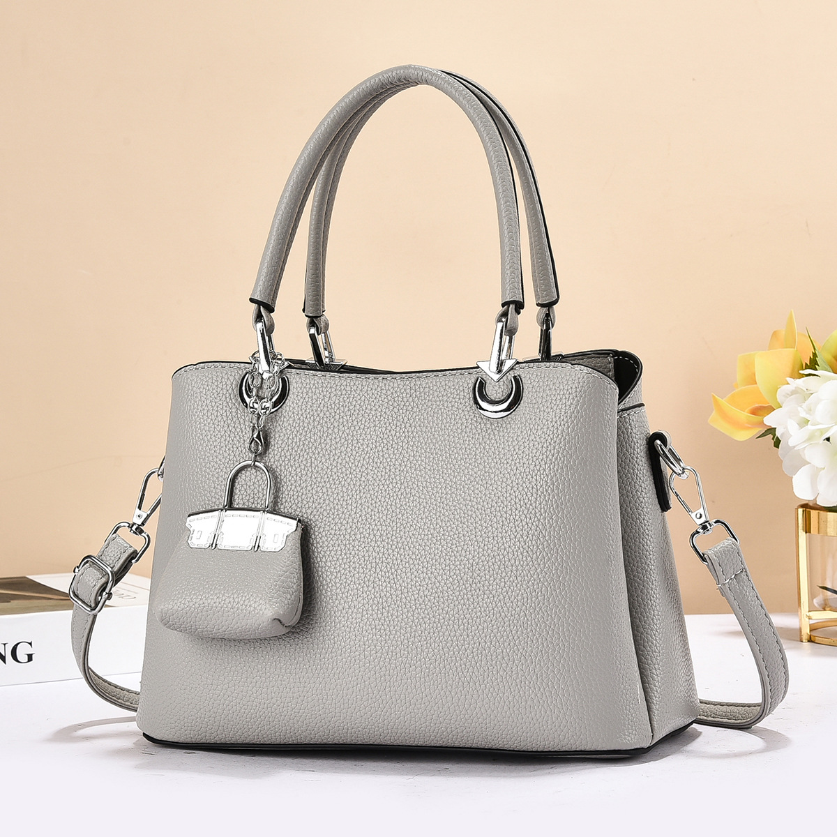 Summer grand and large-capacity fashion bag 2025 single-shoulder new ladies' trendy and simple crossbody bag for middle-aged moms Specification drawing