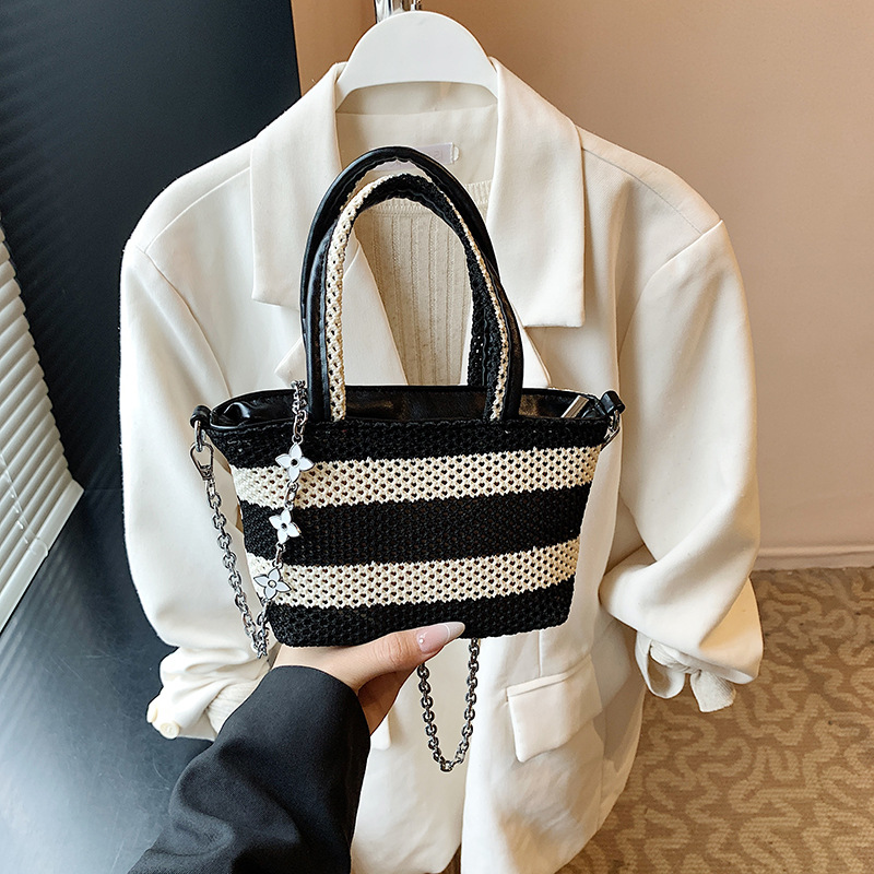 Summer 2025 new style woven striped handbag, Korean version mesh hollowed-out bucket women's chain single-shoulder crossbody bag details Picture