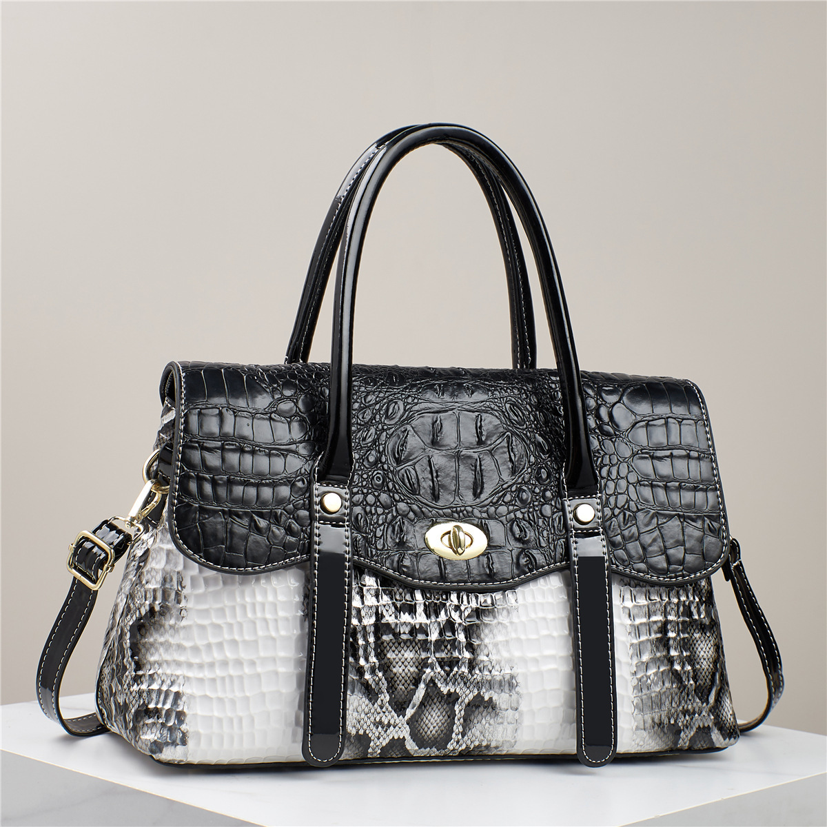 In 2024, the trend of large bags: women's crossbody bags, women's single-shoulder bags, versatile for moms, Korean style autumn and winter handbags, and elegant style full figure