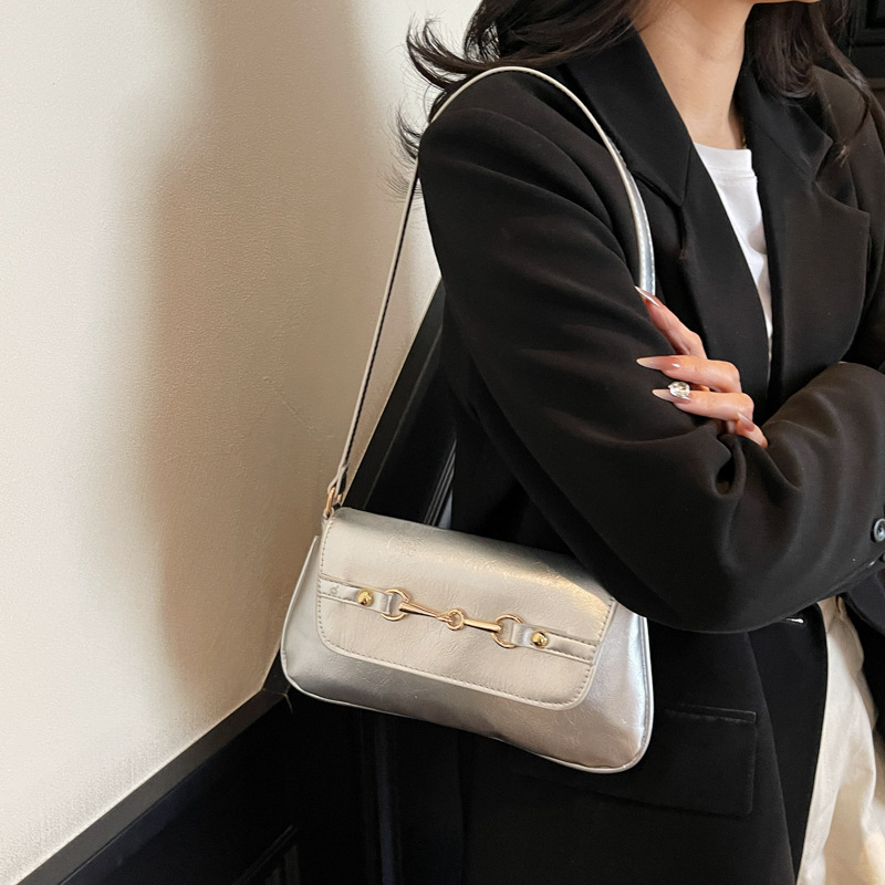 Fashionable and simple commuter crossbody bag, single-shoulder bag, versatile baguette bag for women, cross-border trend for women details Picture