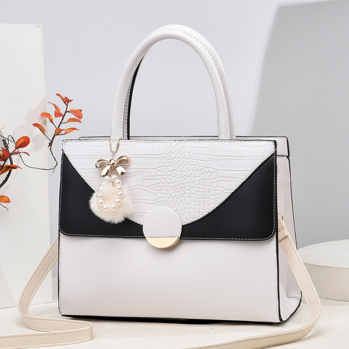 Cross-border women's bag 2024 New large-capacity, high-end, fashionable and versatile handbag, high-end crossbody bag for women, Korean version Application Scenario