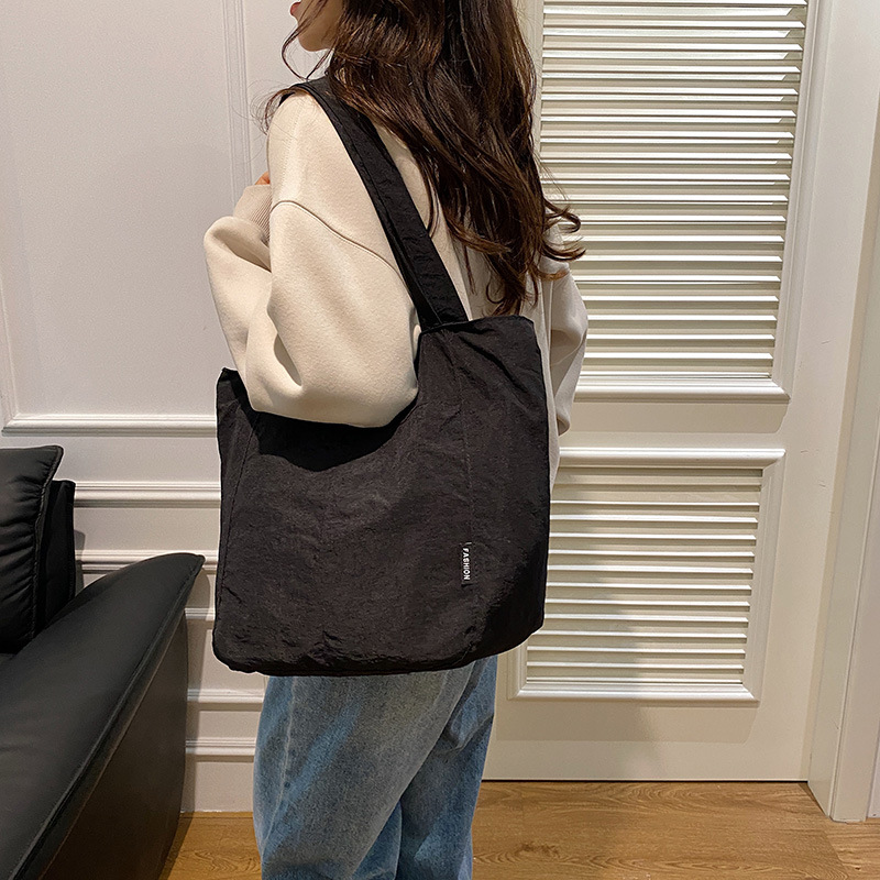 Simple nylon fabric bag, women's large-capacity trendy casual light shoulder bag, solid color versatile student commuting tote bag Specification drawing