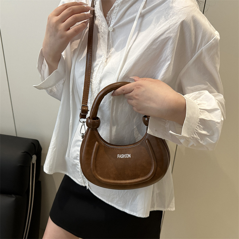 Niche design bags for women 2025 New trendy and versatile crossbody bag, women's commuter single-shoulder bag, women's hand-held crescent-shaped bag Specification drawing