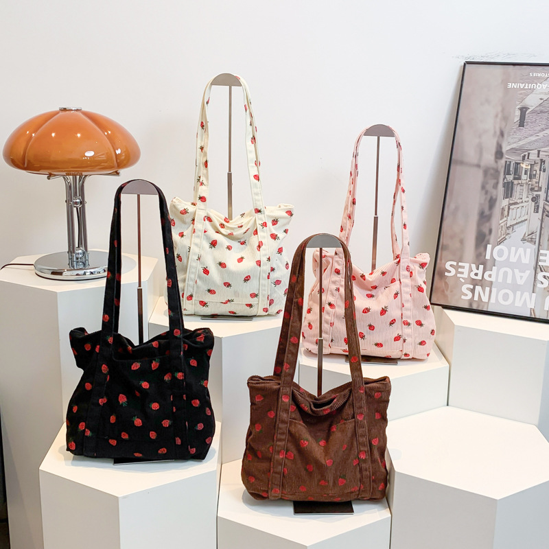 The 2024 new corduroy large-capacity single-shoulder bag is a fashionable and versatile tote bag for women and a cloth bag for students' classes Application Scenario