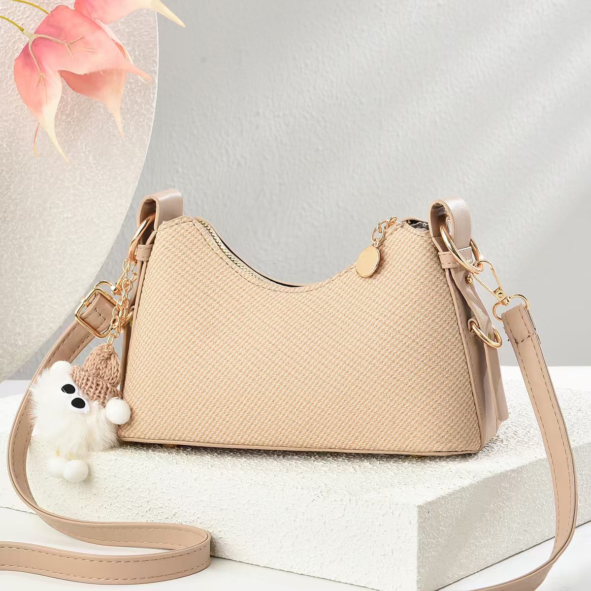 Retro women's new style 2025 fashionable single-shoulder underarm bag, stylish and versatile chain bag, high-end baguette bag Application Scenario