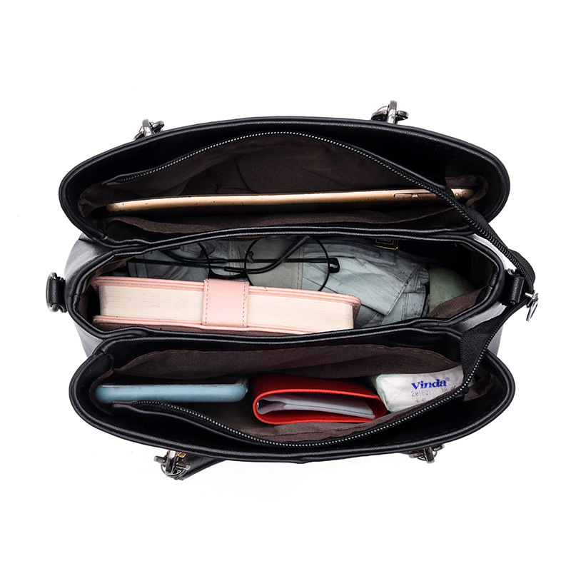 The 2022 new style of women's bags: simple and casual. Mom's bag, elegant lady's handbag. Korean-style color-blocking single-shoulder crossbody bag. Trendy Application Scenario