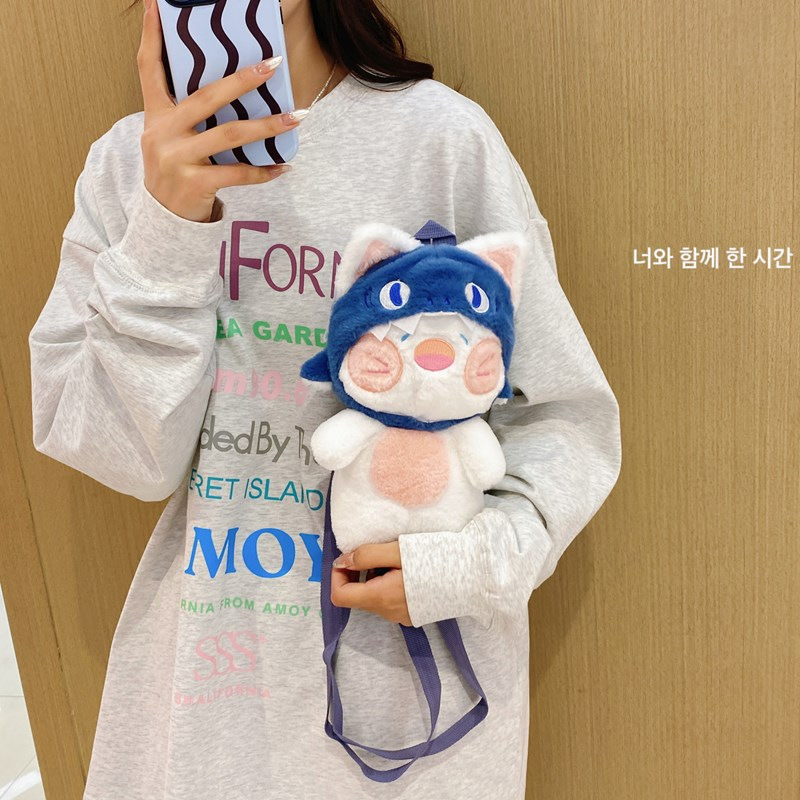 New cartoon cute shark cat plush toy doll bag, claw machine doll exchange for a girlish double-shoulder crossbody bag Specification drawing