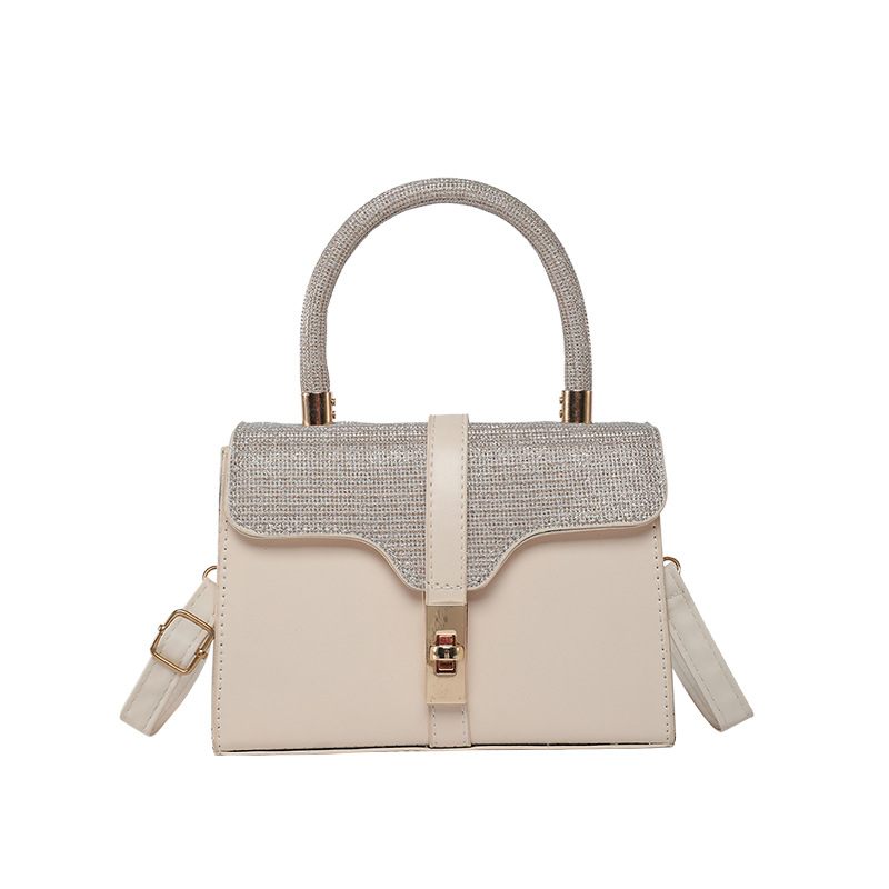 The new cross-border single-shoulder crossbody bag is a fashionable and trendy handbag with a high-quality and elegant look. It's a bag for both mothers and women Item Picture