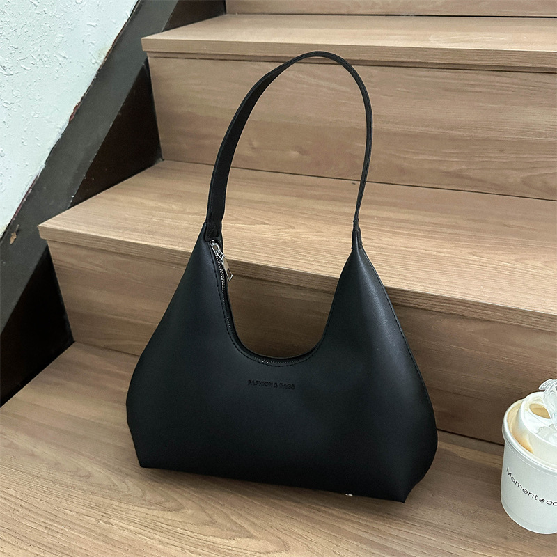 2023 Autumn retro and simple underarm bag, crescent bag, elegant and fashionable shoulder bag, handbag, casual women's bag, baguette bag full figure
