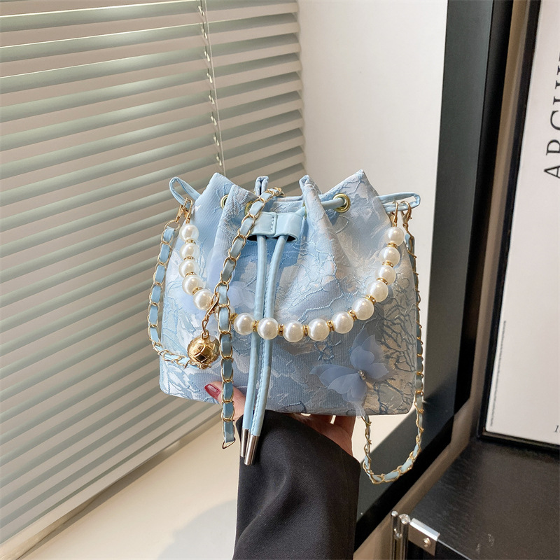 Chinese trend 2025 New cheongsong-style pearl handbag, stylish bucket, single-shoulder crossbody small bag for women full figure