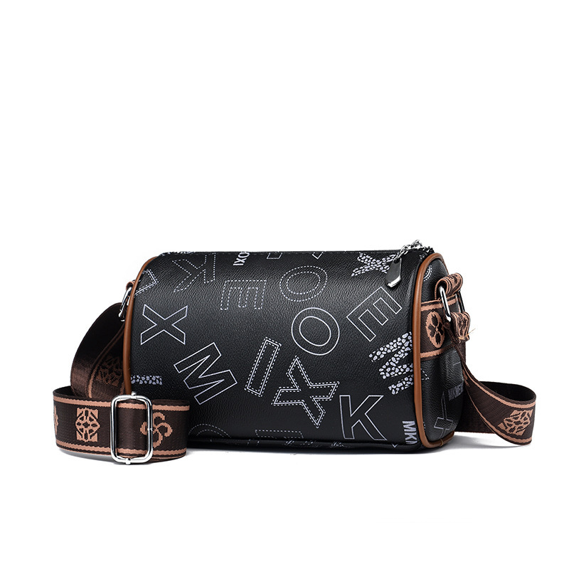 Manufacturer's 2023 new summer stylish and trendy brand crossbody bag, cylindrical underarm single-shoulder crossbody bag, one-piece consignment Item Picture