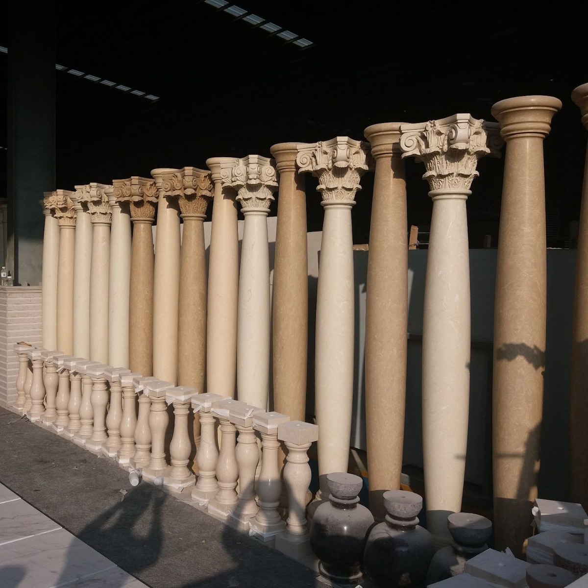 European-style marble Roman Columns, marble columns, granite cylinders, leather stone carvings, custom-made stone cylinders details Picture