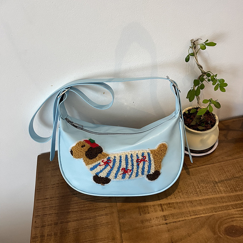 Autumn and winter Dachshund bag, a cute crossbody small bag for students, a new 2024 school-style single-shoulder dumpling bag for women full figure