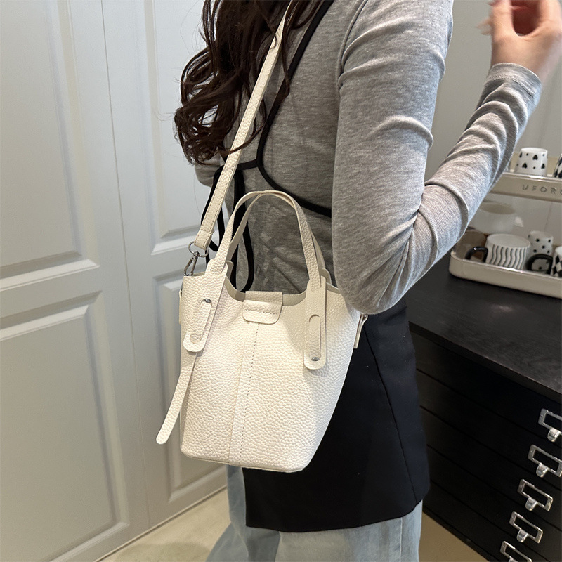 Crossbody bag, cross-border fashion mother and child handbag 2025, large capacity, quality, versatile for commuting, bucket single-shoulder bag details Picture