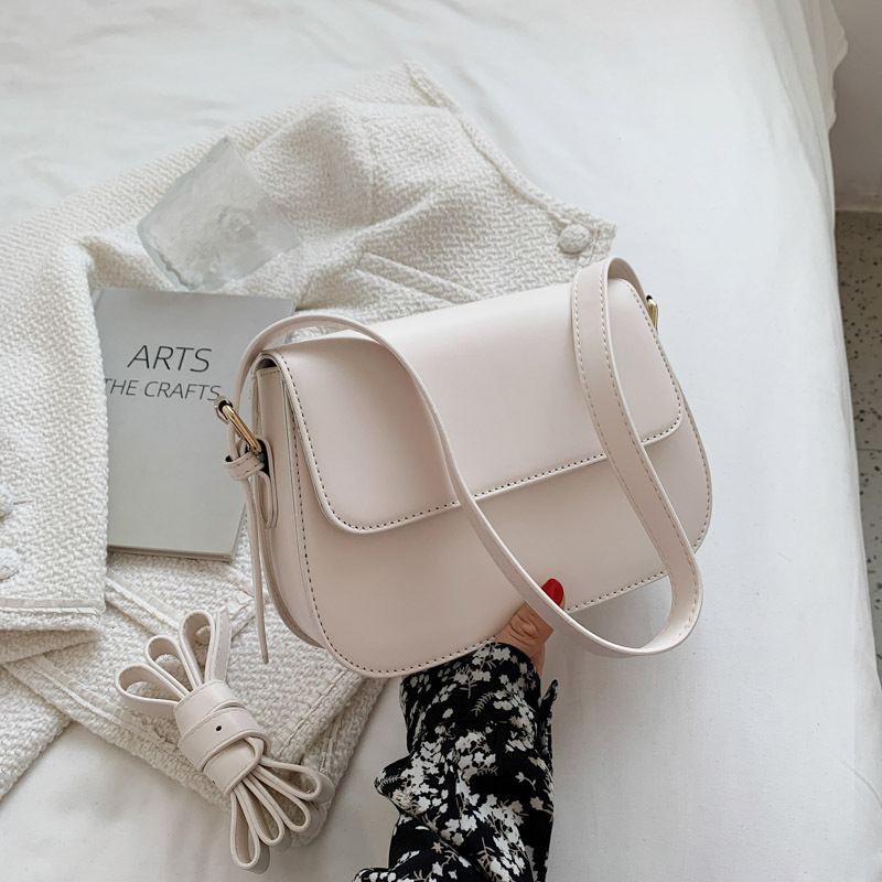 A trendy and niche design, high-end small bag for women, 2024 new style, retro single-shoulder crossbody bag, small square bag details Picture