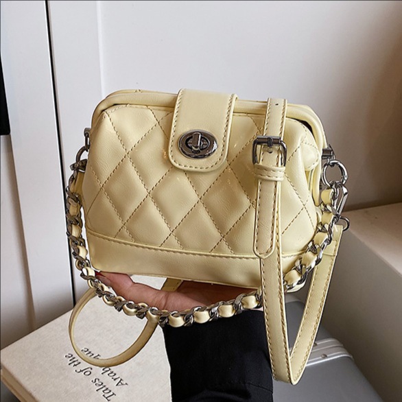 Cross-border high-end style Chanel-style diamond-shaped chain underarm bag 2025 new niche fashion versatile single-shoulder crossbody bag full figure
