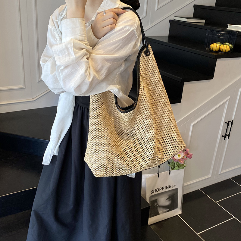Large-capacity handbag, straw woven bag, 2025 new style, fashionable and versatile shoulder bag, vacation armpit bag, woven tote bag Application Scenario